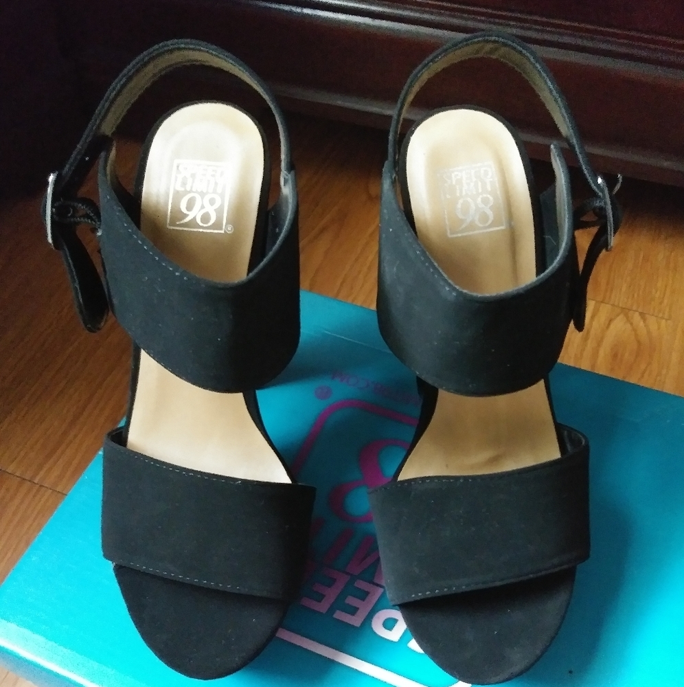 Heels - Picture 2 of 3